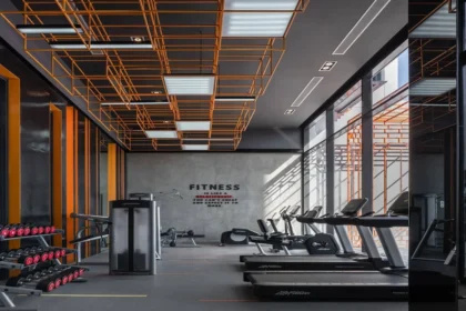 Chicago’s Strength Revolution 2025: From Barbell Sanctuaries to High-Performance Fitness Arenas